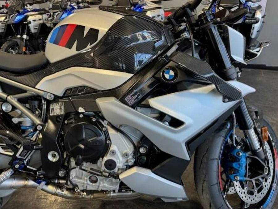 New 2025 BMW M 1000 R