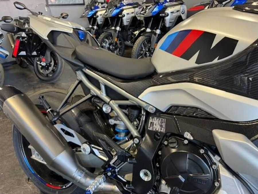 New 2025 BMW M 1000 R