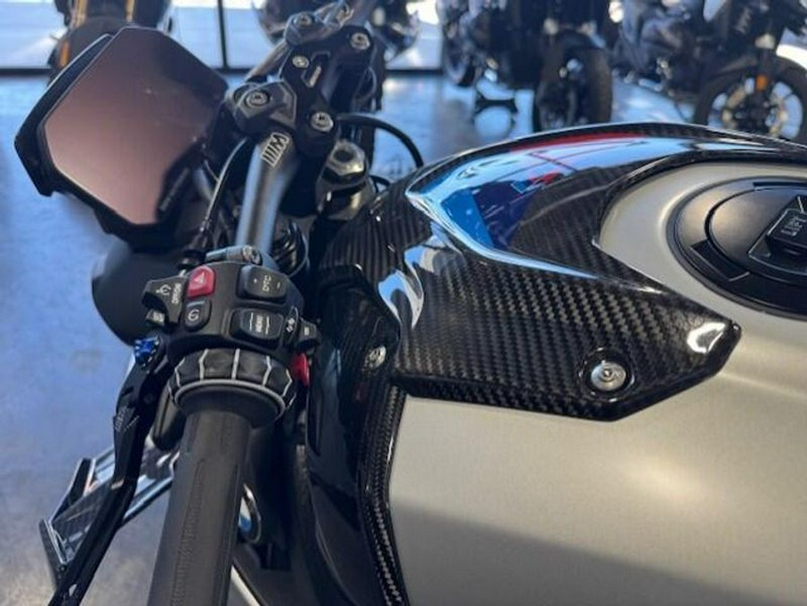 New 2025 BMW M 1000 R