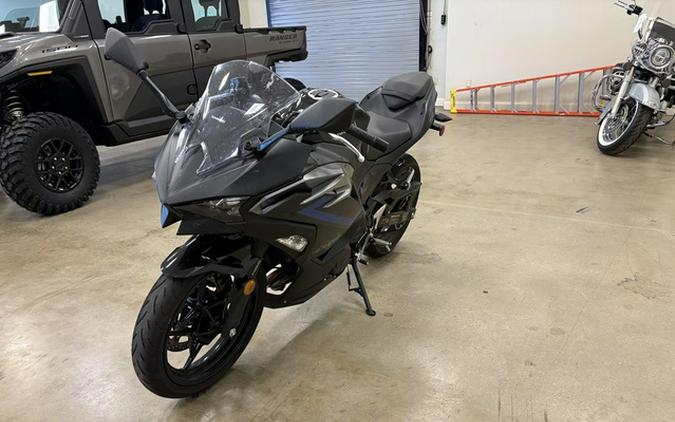2025 Kawasaki Ninja 500 ABS Metallic Flat Spark Black/Metallic