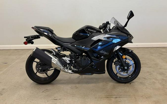 2025 Kawasaki Ninja 500 ABS Metallic Flat Spark Black/Metallic