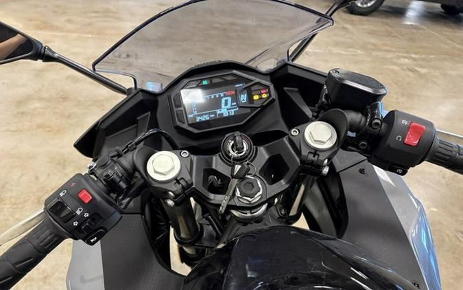 2025 Kawasaki Ninja 500 ABS Metallic Flat Spark Black/Metallic