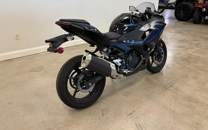 2025 Kawasaki Ninja 500 ABS Metallic Flat Spark Black/Metallic