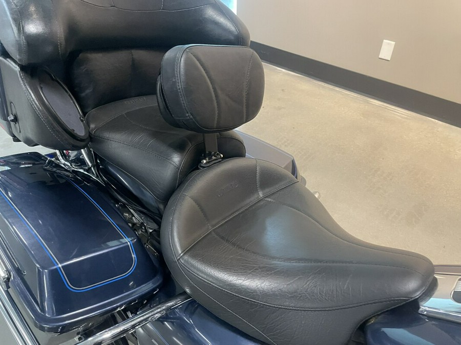 2009 Harley-Davidson® Electra Glide® Ultra Classic® Dark Blue Pearl