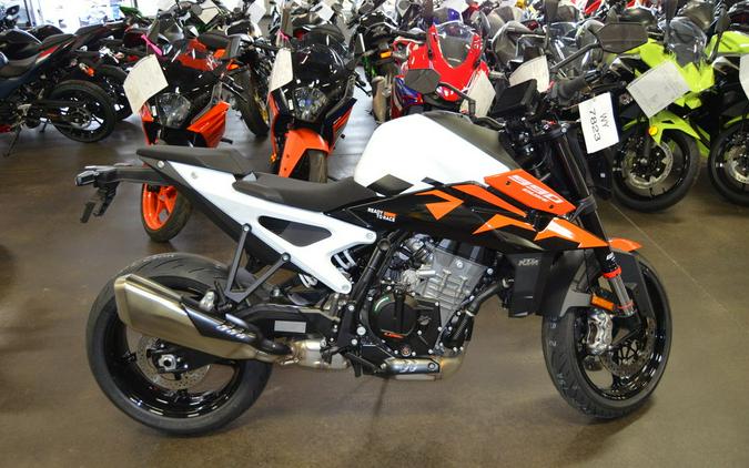 2027 KTM 990 Duke