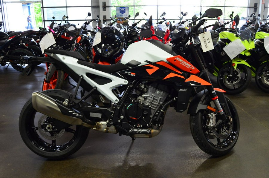 2027 KTM 990 Duke