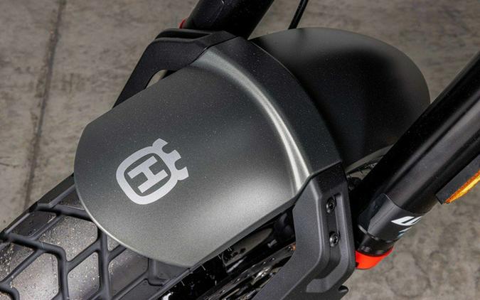 2027 Husqvarna Svartpilen 801 SE 801