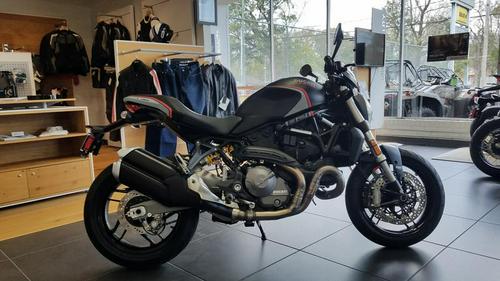 2020 Ducati Monster 821 Stealth Review (15 Fast Facts)