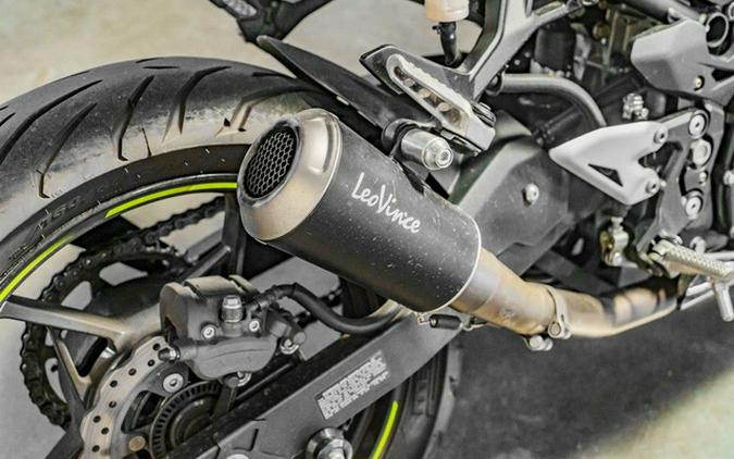 2021 Kawasaki Ninja 400 ABS Metallic Gray/Metallic Magnetic Dar