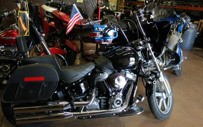 Harley-Davidson® Softail® Standard 2023 BLACK
