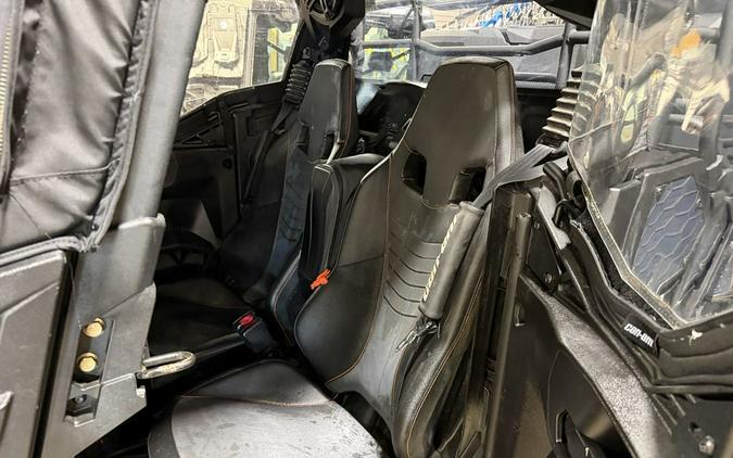2022 Can-Am® SSV COMMANDER MAX XTP 1000R BK 22
