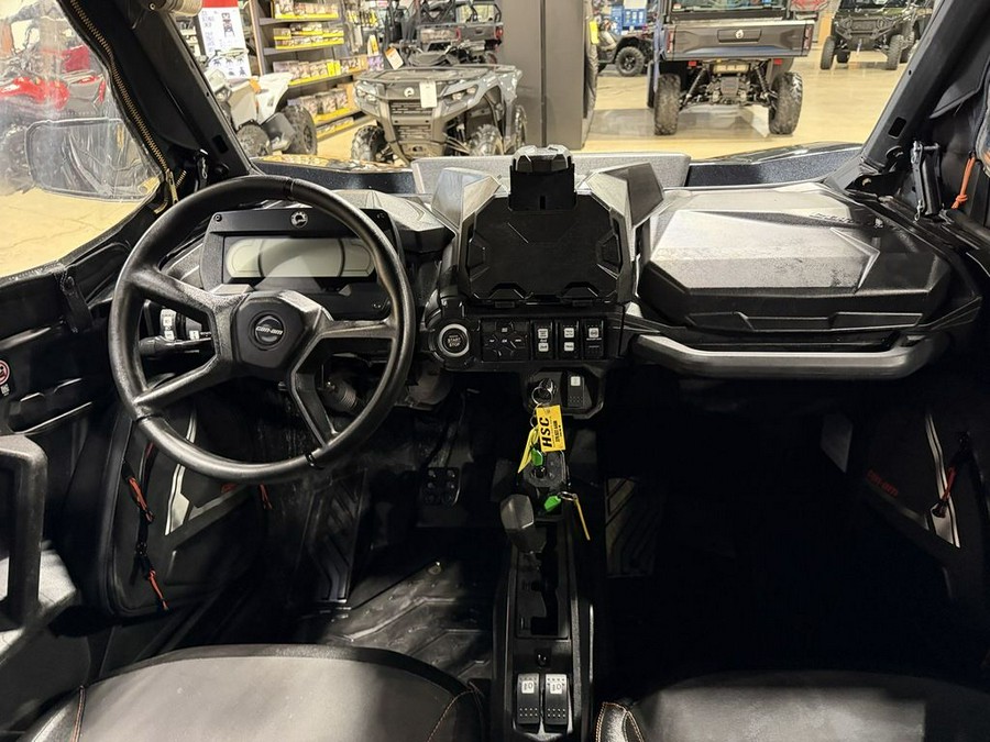 2022 Can-Am® SSV COMMANDER MAX XTP 1000R BK 22