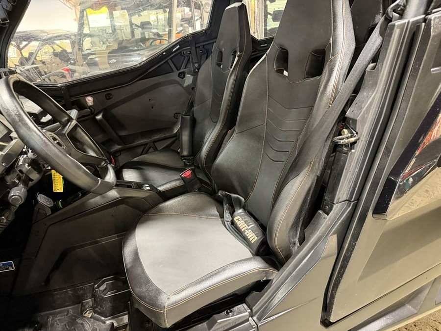 2022 Can-Am® SSV COMMANDER MAX XTP 1000R BK 22
