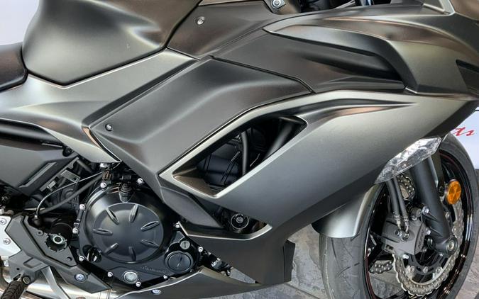 2022 Kawasaki Ninja® 650 Metallic Matte Graphenesteel Gray