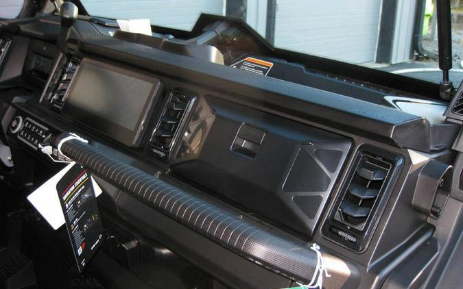 2026 Can-Am® Defender MAX Limited HD11 Desert Tan & Carbon Black