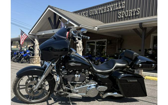 2021 Street Glide® Base - Harley-Davidson®