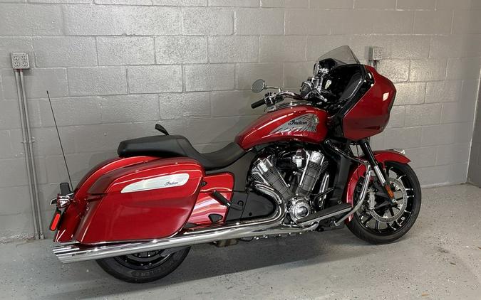 2025 Indian Motorcycle® Challenger® Limited 112 Sunset Red Metallic
