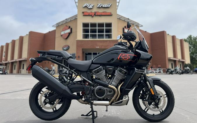 2026 Harley-Davidson® RA1250S Pan America® Vivid Black Black