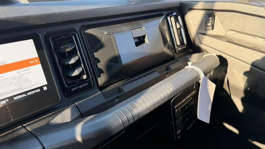 2026 Can-Am® Defender MAX Limited HD11