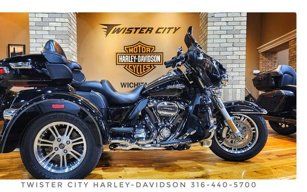 USED 2017 Harley-Davidson® Tri Glide® Ultra, FLHTCUTG