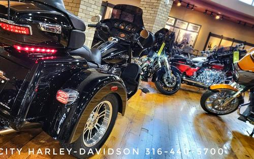 USED 2017 Harley-Davidson® Tri Glide® Ultra, FLHTCUTG