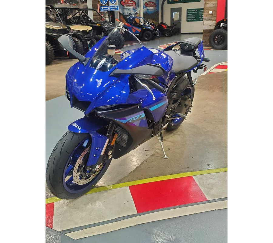 2024 YAMAHA YZF-R1