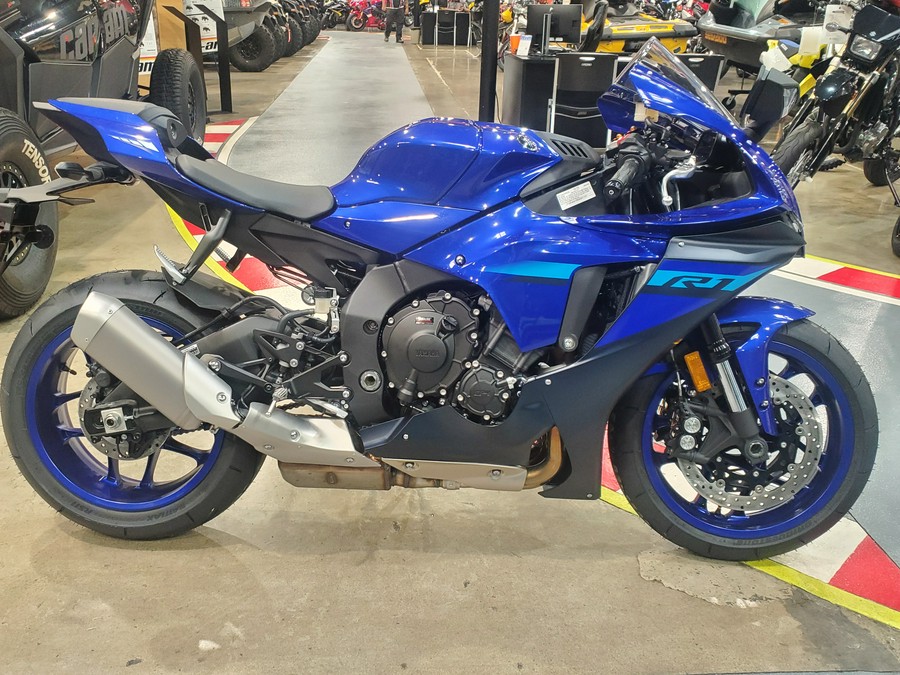 2024 YAMAHA YZF-R1