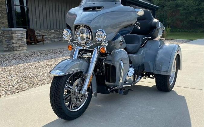 2024 Harley-Davidson Tri Glide Ultra Billiard Gray