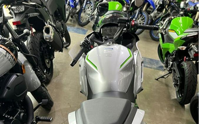 2024 Kawasaki Ninja 7 Hybrid ABS