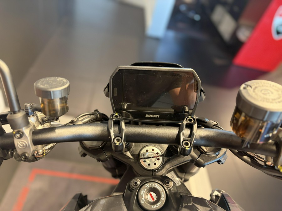 2026 Ducati MONSTER V2