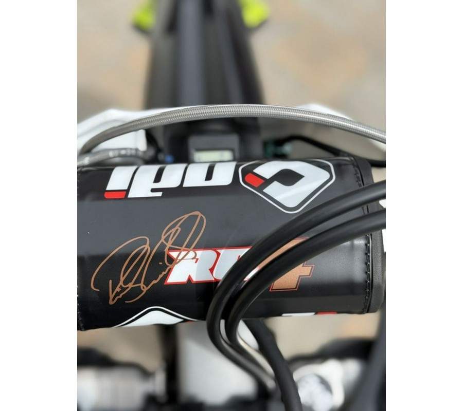 2025 Triumph TF 450-RC Edition Jet Black/Pure White