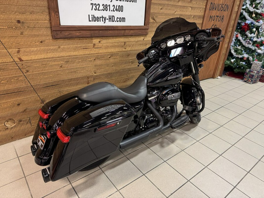 2019 Harley-Davidson® Street Glide® Special Vivid Black FLHXS