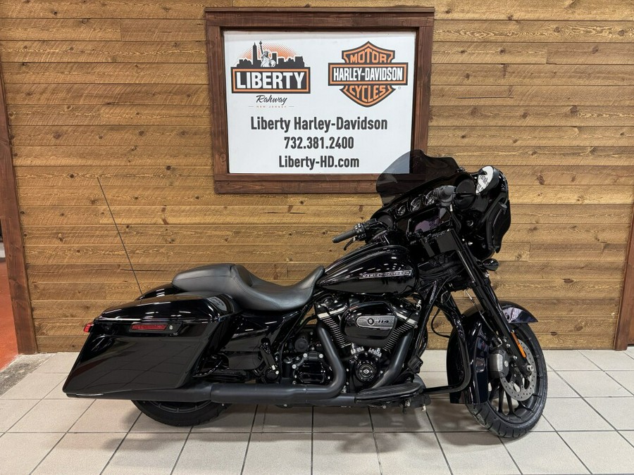 2019 Harley-Davidson® Street Glide® Special Vivid Black FLHXS