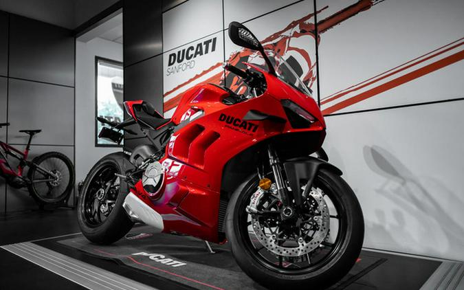 2024 Ducati Panigale V4 Red