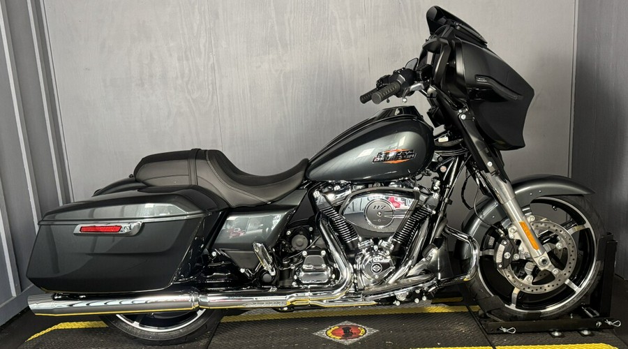2025 Harley-Davidson Street Glide® FLHX IRON HORSE MTLC