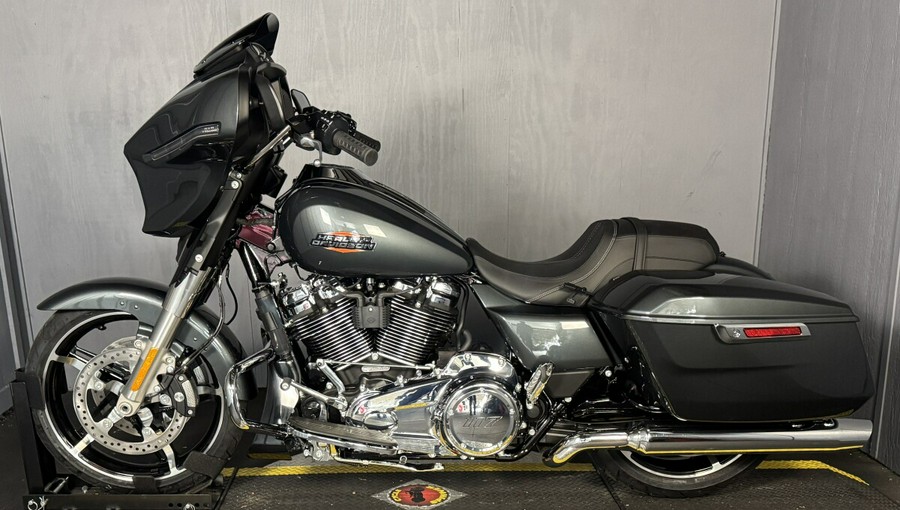 2025 Harley-Davidson Street Glide® FLHX IRON HORSE MTLC