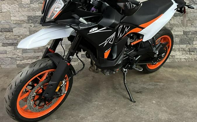 2024 KTM 890 SMT