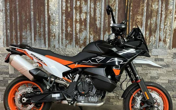 2024 KTM 890 SMT