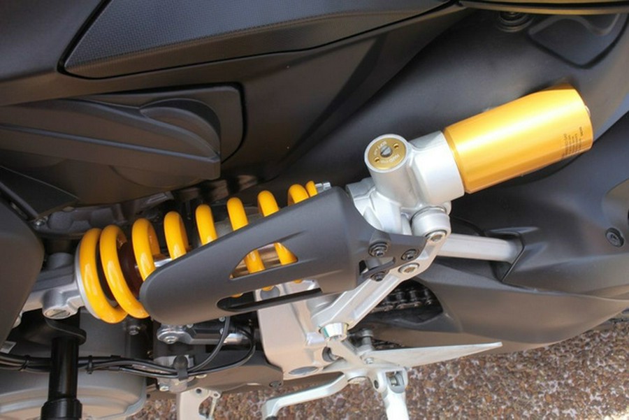 2023 Ducati Streetfighter V2 Ducati Red