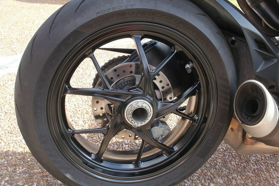 2023 Ducati Streetfighter V2 Ducati Red