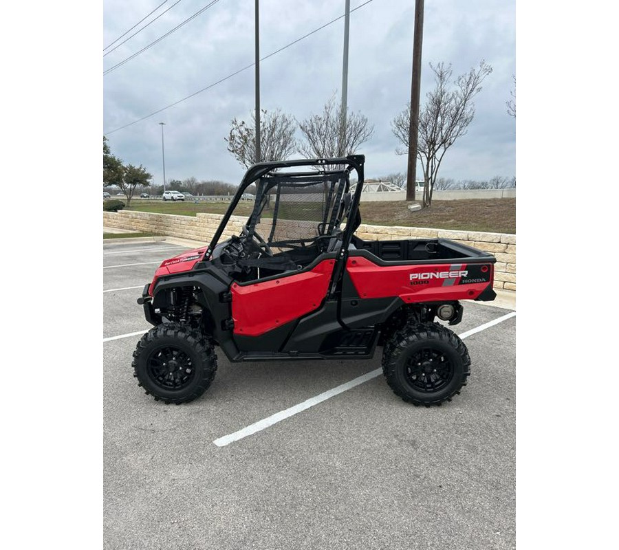 2025 Honda Pioneer 1000 Deluxe