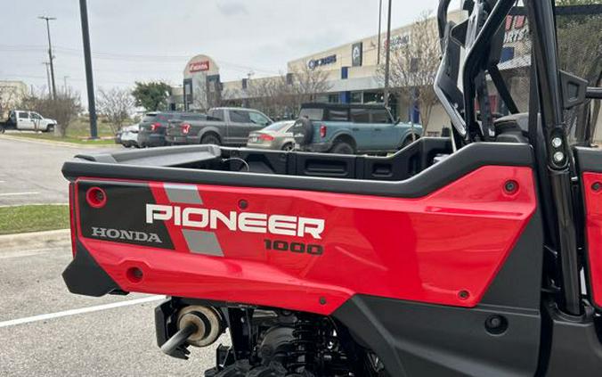 2025 Honda Pioneer 1000 Deluxe