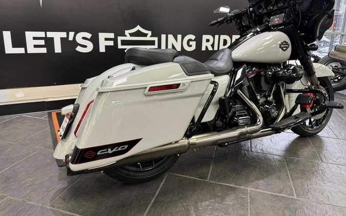 2020 Harley-Davidson® CVO™ Street Glide® Sand Dune