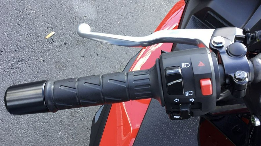 2025 Kawasaki Ninja® 500 SE ABS