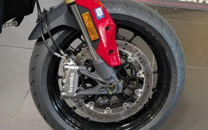 2026 Ducati Hypermotard V2 Demo