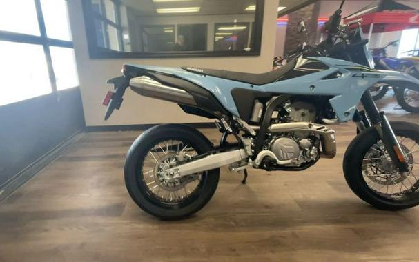 2025 Suzuki DR-Z4SM