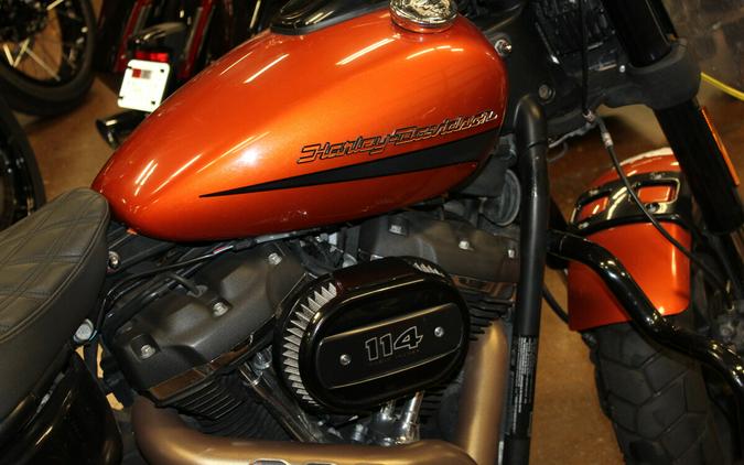 Harley-Davidson® Fat Bob® 114 2019 FXFBS 018721A ORANGE/BLK DNM W/PINSTRIPE