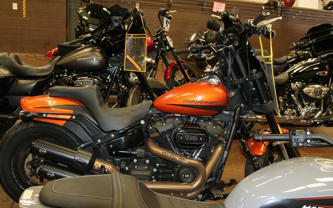 Harley-Davidson® Fat Bob® 114 2019 FXFBS 018721A ORANGE/BLK DNM W/PINSTRIPE