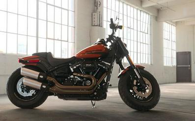 Harley-Davidson® Fat Bob® 114 2019 FXFBS 018721A ORANGE/BLK DNM W/PINSTRIPE