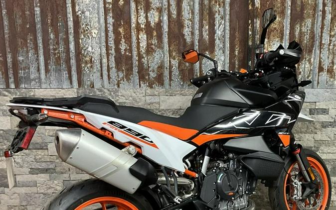 2024 KTM 890 SMT